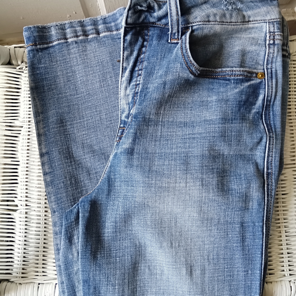 Seven7 Blue Straight Jeans with Natural Fading